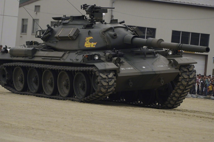 日本坦克玩摇摆,让美军大兵开了眼