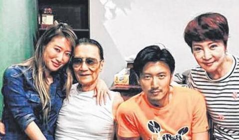 看了谢霆锋的成长经历，才懂他为什么不要柏芝、而选择大龄的王菲