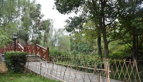 新都镇的宝光桂湖文化旅游区