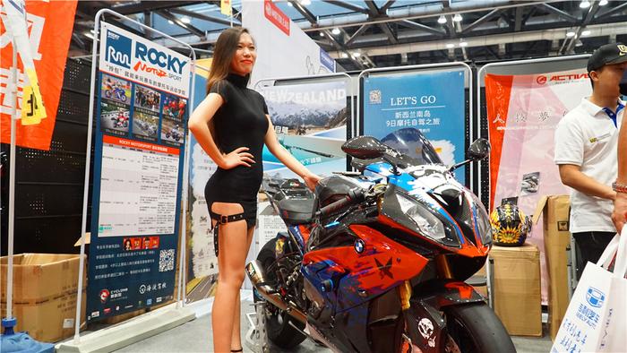 非女士内衣！Triumph英国凯旋亮相火爆的北京摩托展销会