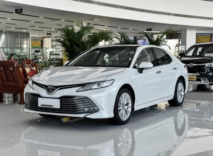 又一新车或将取代迈腾，起步不足18万，4.8米配2.0L，油耗6L