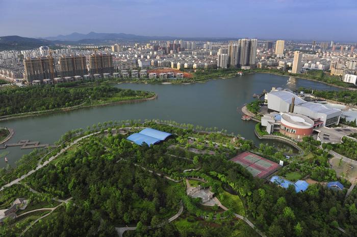 中国城市绿化覆盖率最高的10座城市，嘉兴排第七，你的家乡上榜没