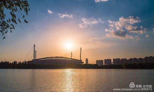 古都洛阳处处美景，洛阳新区凌波湖畔日出日落壮丽风景