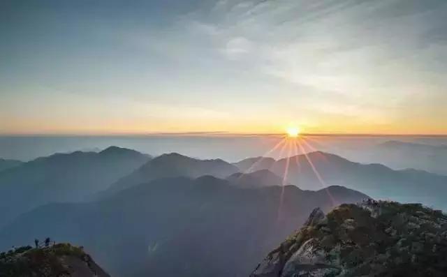 广西海拔最高风景最美的十大山峰，你都爬过了吗