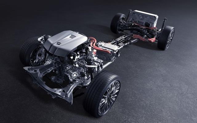 丰田15代皇冠发布 与雷克萨斯LS 500h共享同一混合动力配置