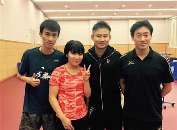 可悲！日本乒协除名中国教练，抛弃1米74的华裔混血长腿美女选手