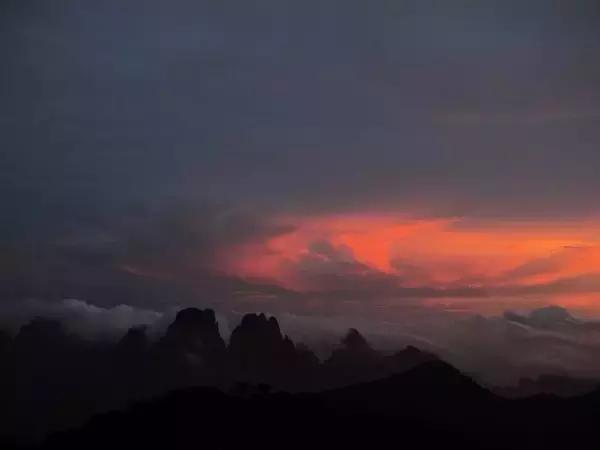 广西海拔最高风景最美的十大山峰，你都爬过了吗