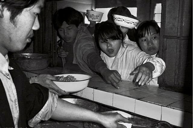 90年代深圳老照片：南下打工潮，图4非常疯狂，图9让人心酸