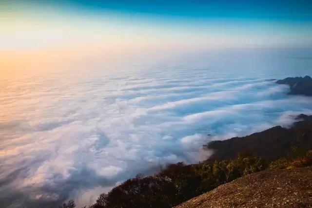 广西海拔最高风景最美的十大山峰，你都爬过了吗