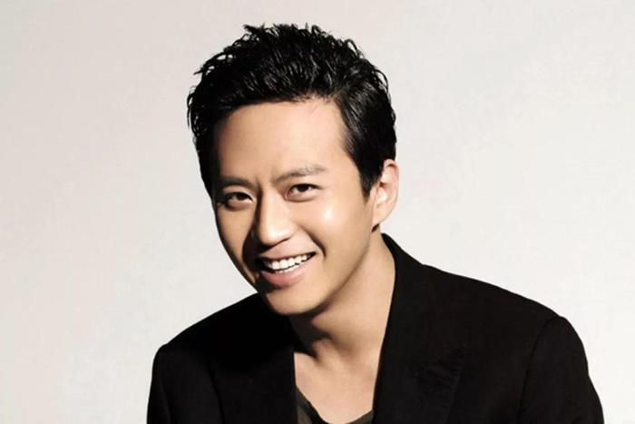 《华语电影权力榜》榜单发布备受争议，唯一进榜的年轻演员是他！
