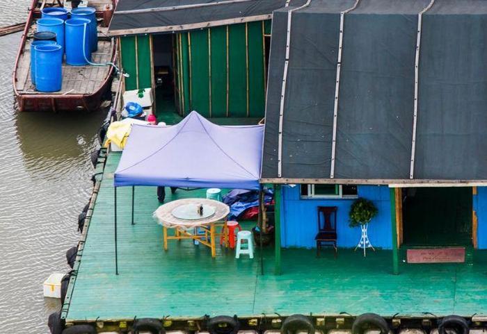 中国最“怪”的村庄: 房子全部建在水上, 不怕大风刮走!