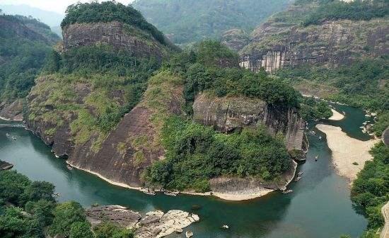 坐高铁到武夷山，是到武夷山北站还是武夷山东站呢？