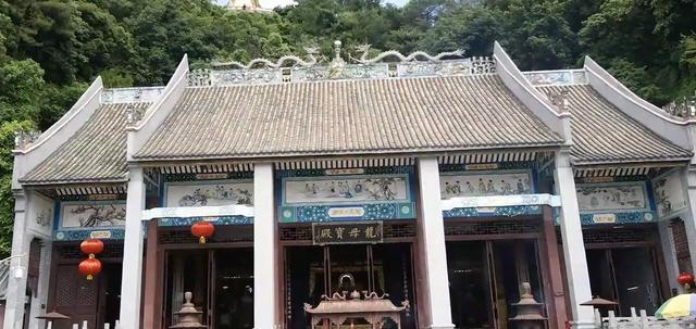 广西梧州市龙母庙，中国最高的38米龙母圣像