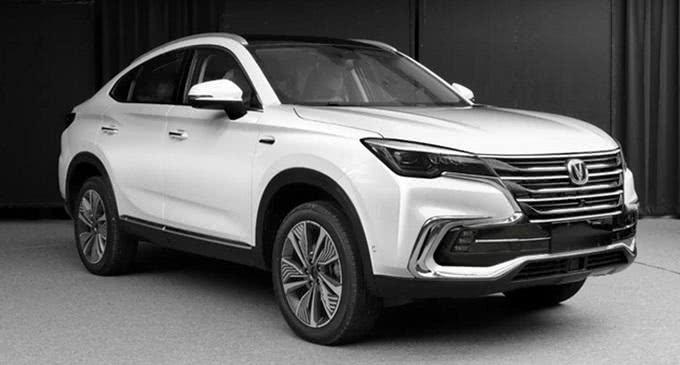 长安终于造出轿跑SUV，颜值媲美宝马X6，2.0T+6AT，配4个排气孔