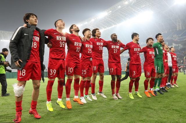 中国球队今夜传喜讯！亚冠创1历史，中超又给亚足联长脸了