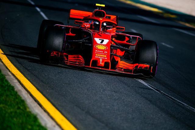 F1澳大利亚站排位赛：汉密尔顿杆位 法拉利落后0.7秒