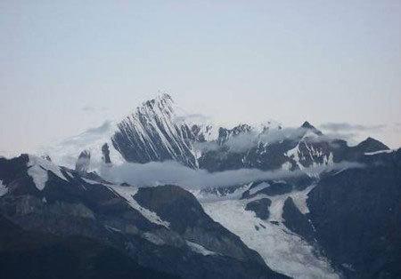 这座雪山禁止攀登，为什么？