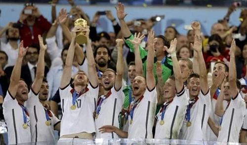 世界杯夺冠第一热门！球迷称他们是战车，是钢铁，是日耳曼不服输