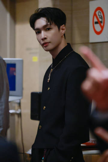 张艺兴获评2025最具票房号召力男演员