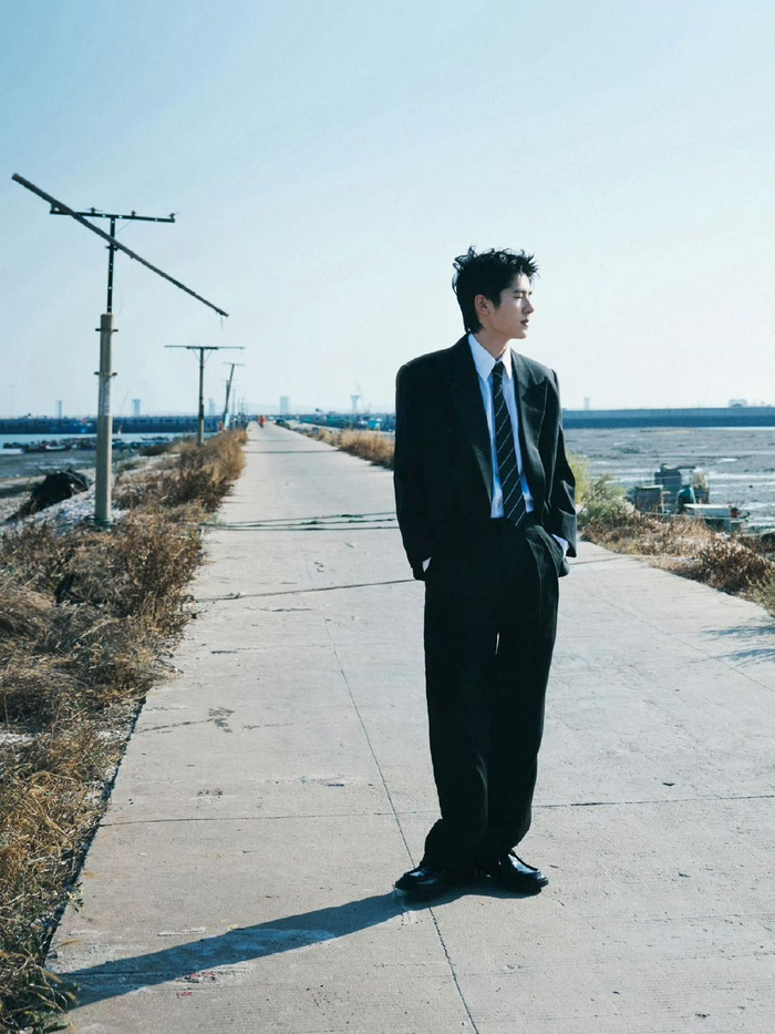 刘昊然分享2025年绝美风景照，寄语继续前行