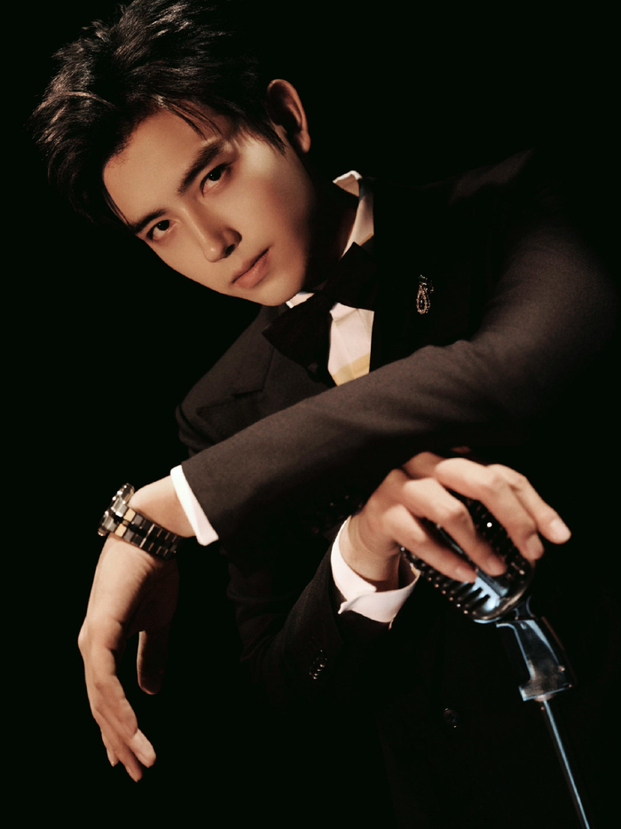 陈飞宇晒2025库存照感谢粉丝