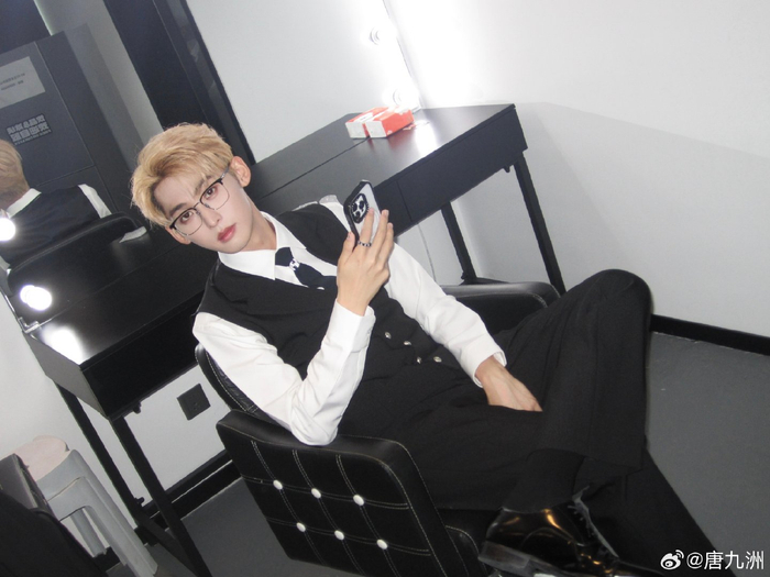 唐九洲挑战失败求助网友，笑称想你的每时每分