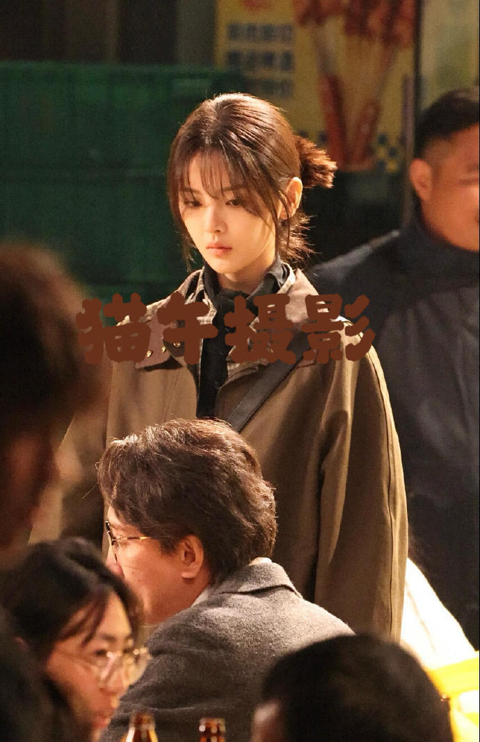 杨超越太阳雨妆造曝光，刘海丸子头演绎校园女主