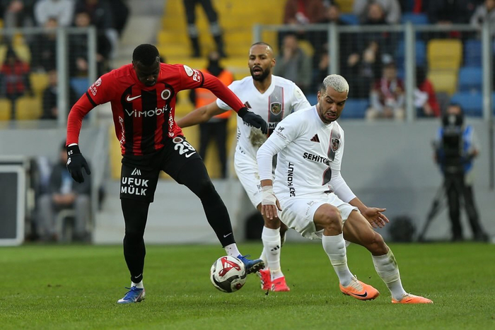 土超青年联合2比1胜加济安泰普，尼昂首发59分钟