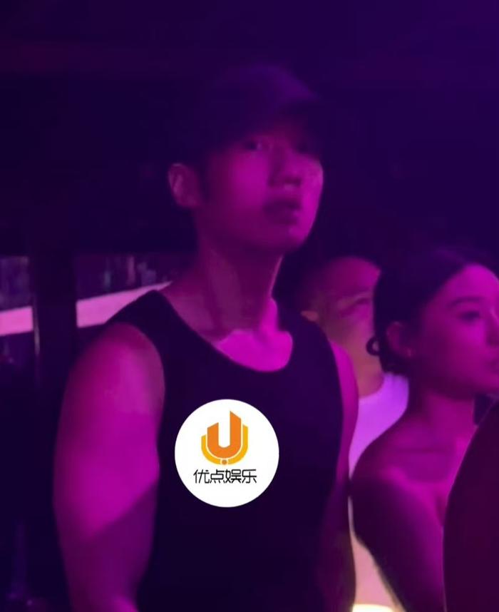 孙丞潇否认与美女泡吧传闻，金莎发声力挺
