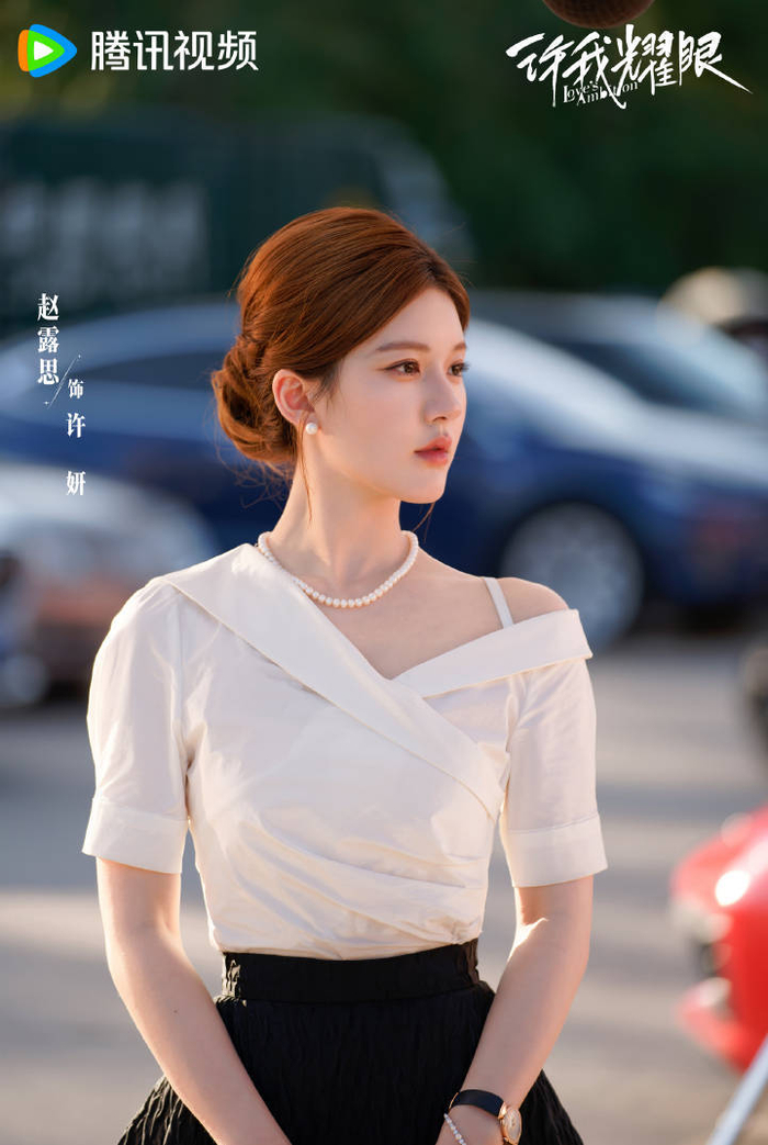 赵丽颖刘亦菲杨紫等获评内娱扛剧生花