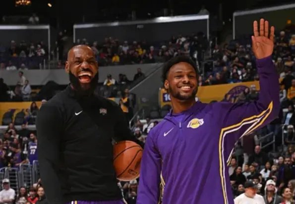 布朗尼三分命中率41.4%位列湖人第三