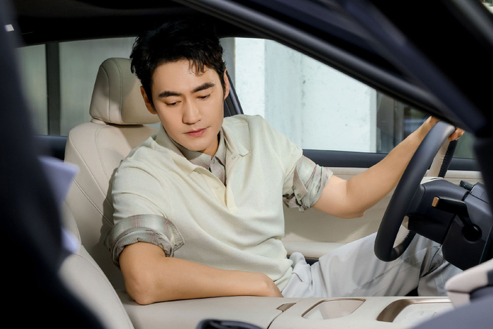 袁弘张歆艺周末自驾出行，座驾收纳便捷安静舒适