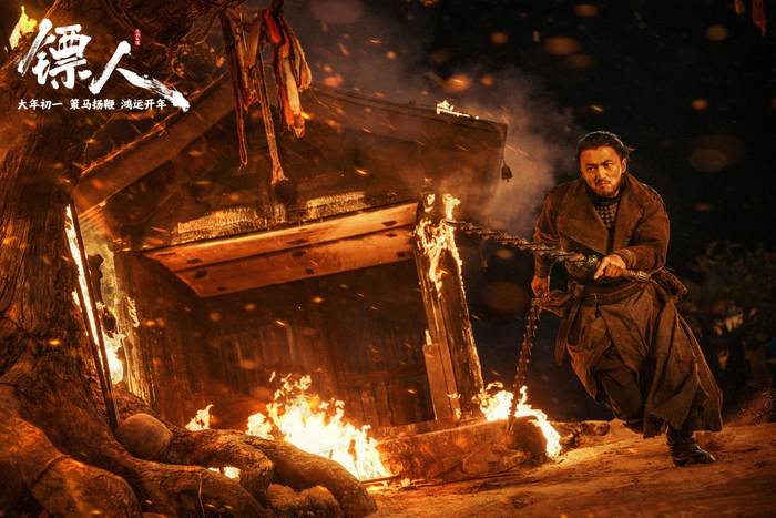 吴京谢霆锋《镖人》剧照曝光，刀马谛听激烈对决