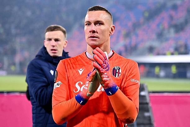 博洛尼亚门将斯科鲁普斯基停赛无缘战米兰