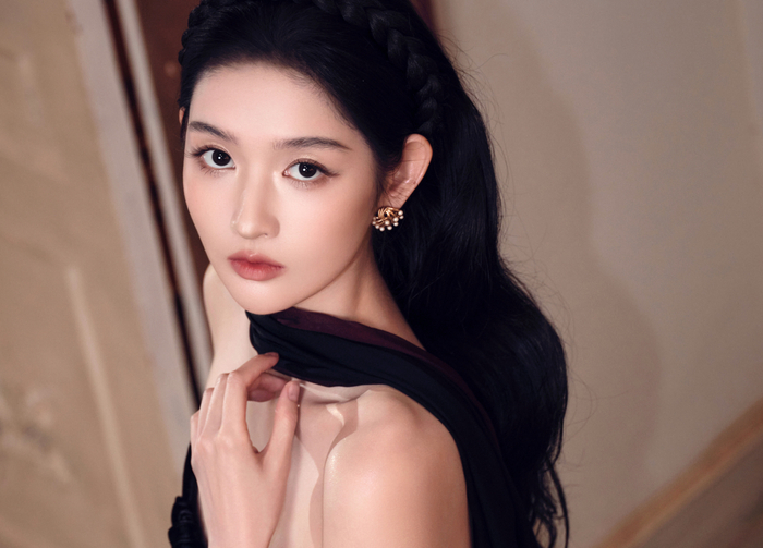 王玉雯信用分800+稳夺冠军，读信时笑眼弯弯