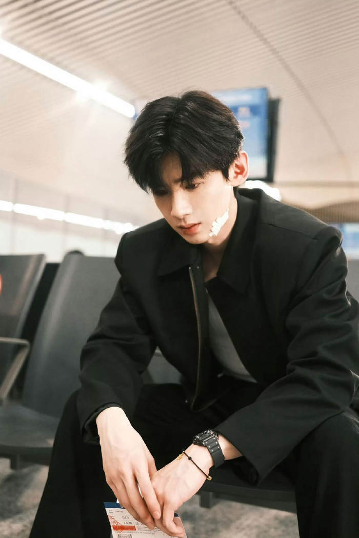 白敬亭谈30岁心态转变,真诚回应获赞