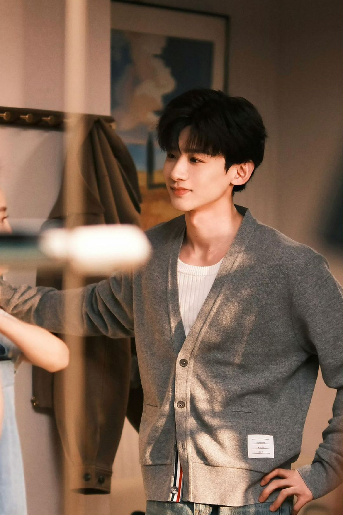 白敬亭谈30岁心态转变,真诚回应获赞