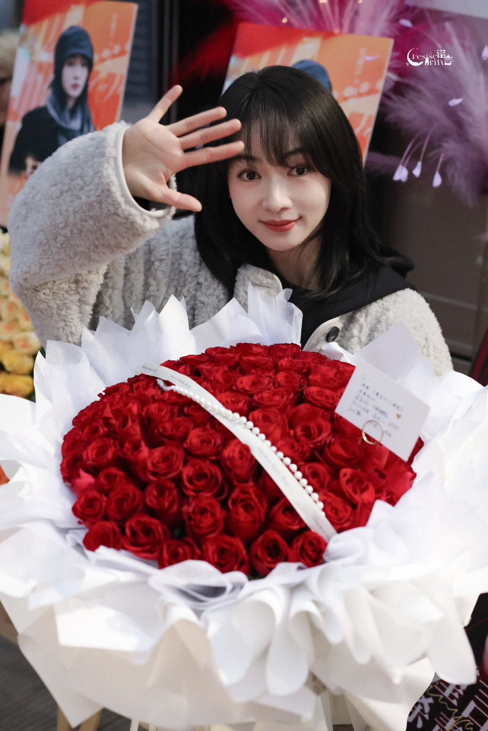 吴谨言《重生之门源起》杀青，周燕戏份落幕