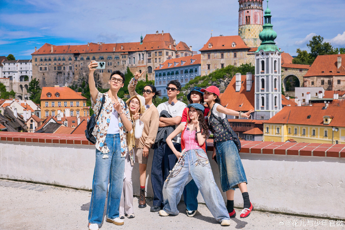 《花少同心季》获2025最下饭综艺榜首