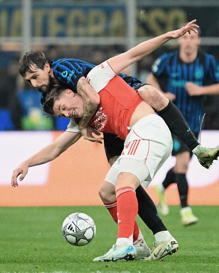 阿森纳7战全胜锁定欧冠前二，热苏斯双响吉奥克雷斯世界波