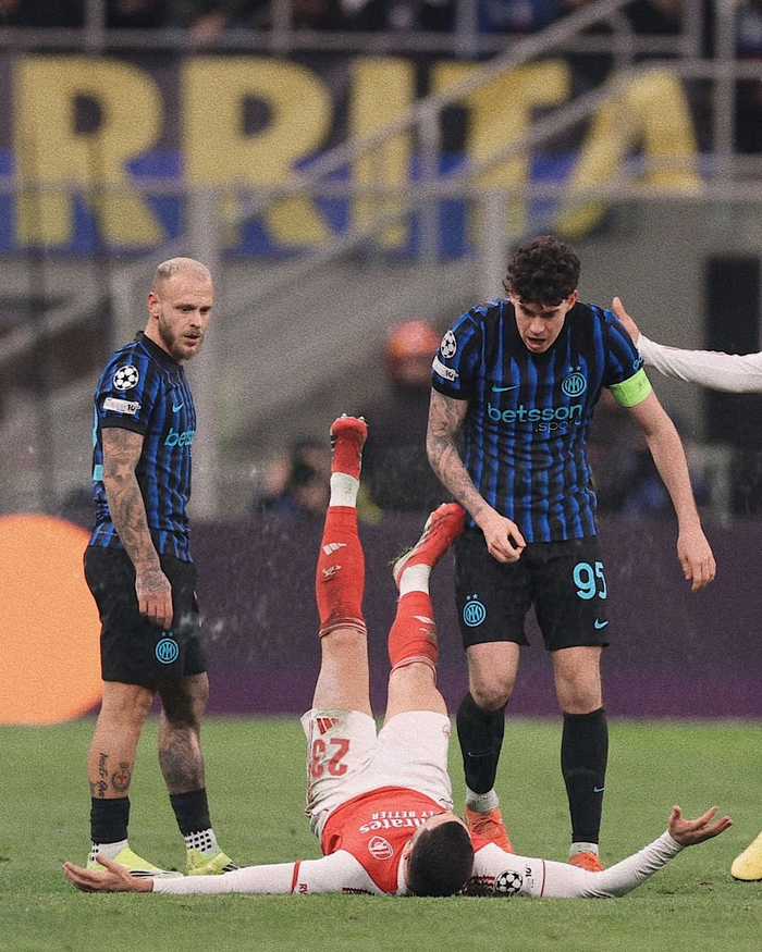 阿森纳7战全胜锁定欧冠前二，热苏斯双响吉奥克雷斯世界波