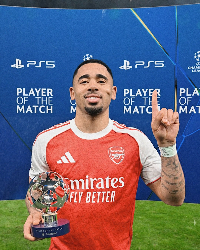 阿森纳7战全胜锁定欧冠前二，热苏斯双响吉奥克雷斯世界波