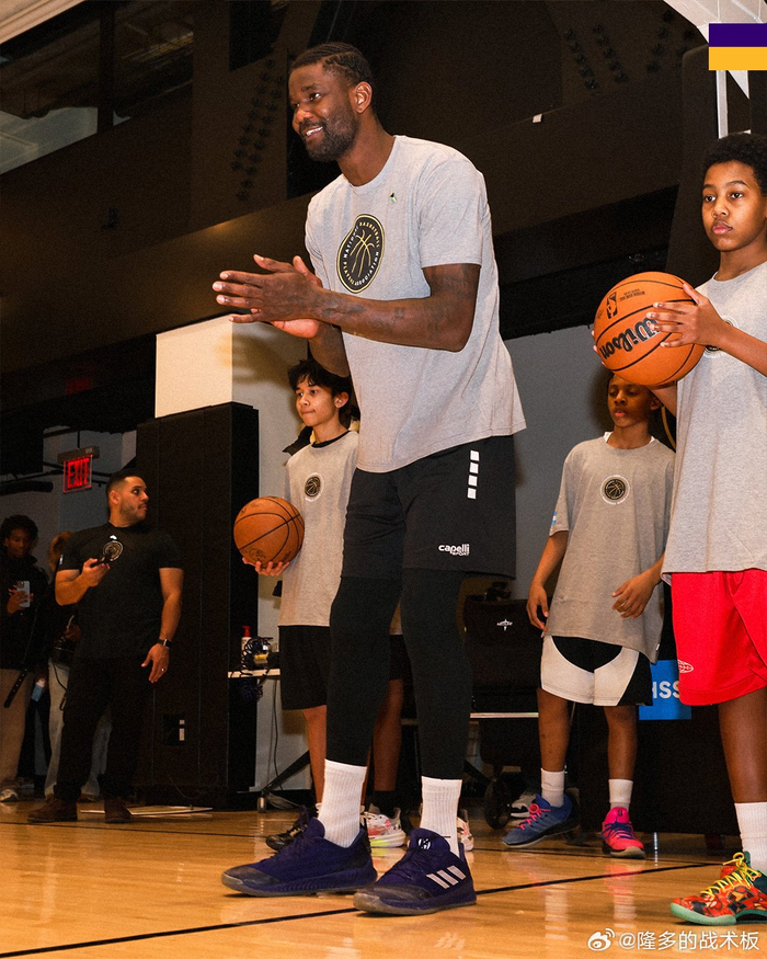 艾顿与球员工会纽约举办青少年训练营