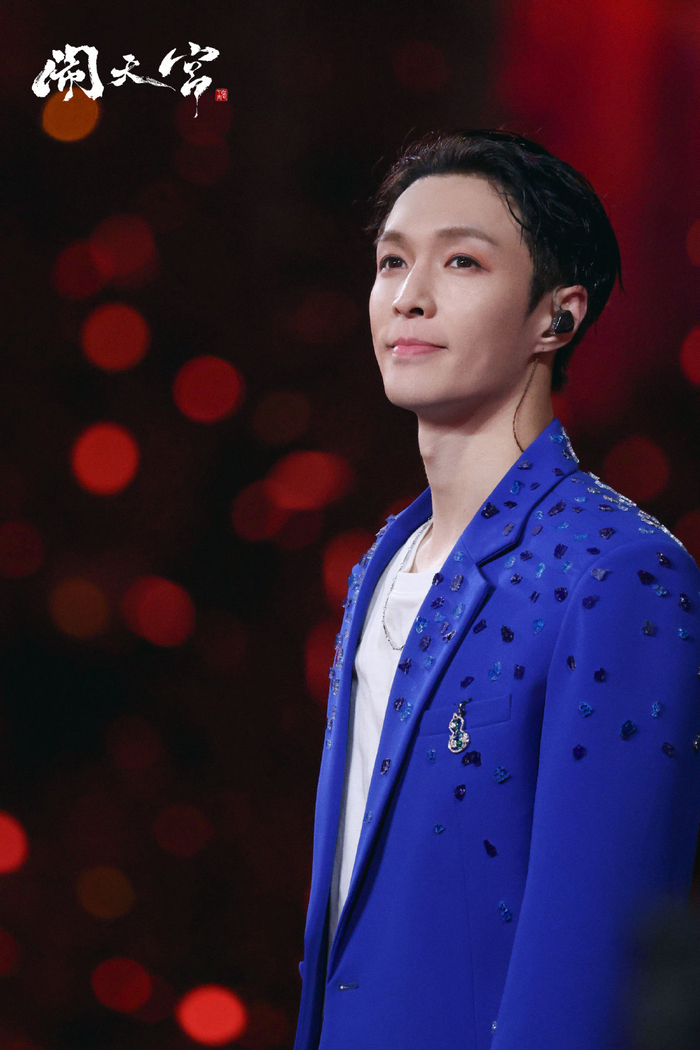 张艺兴获最具票房号召力男演员与最燃音乐现场双奖