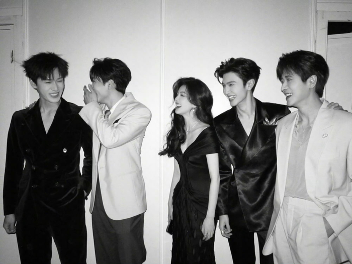 喵娲娲将见证微博之夜艺人互动名场面