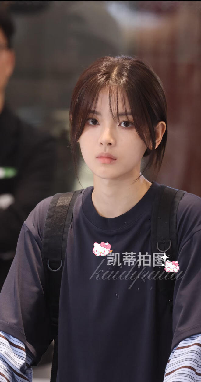 杨超越太阳雨妆造曝光，刘海丸子头演绎校园女主