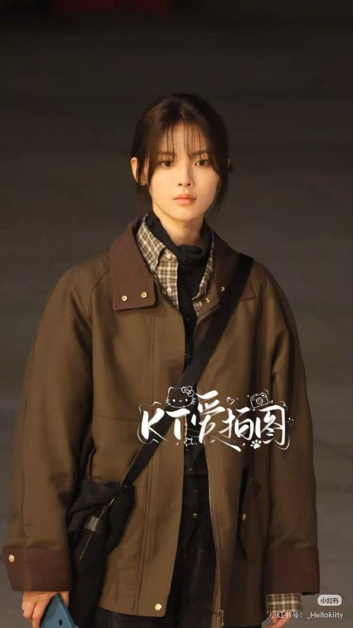 杨超越太阳雨妆造曝光，刘海丸子头演绎校园女主