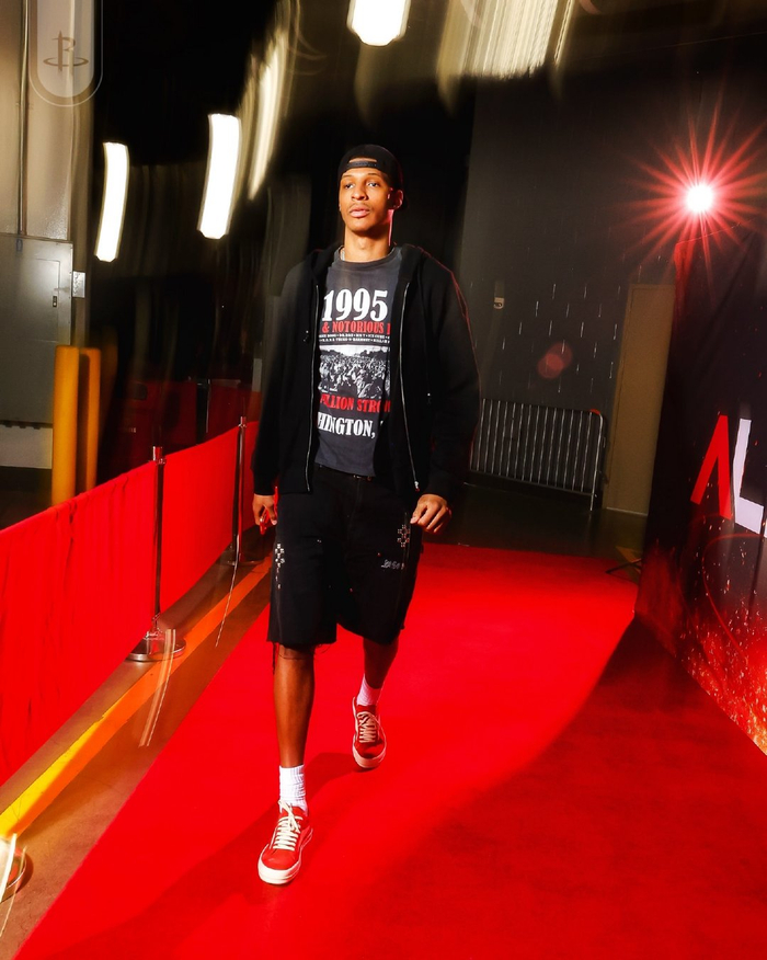 黄蜂对阵火箭比赛即将打响