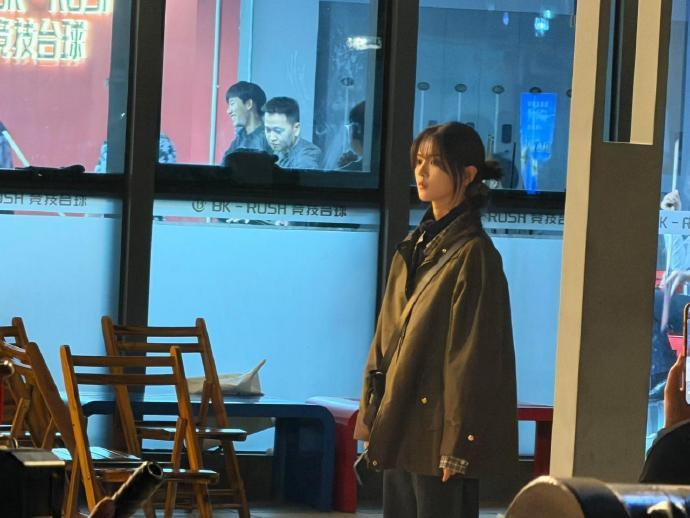 杨超越太阳雨妆造曝光，刘海丸子头演绎校园女主