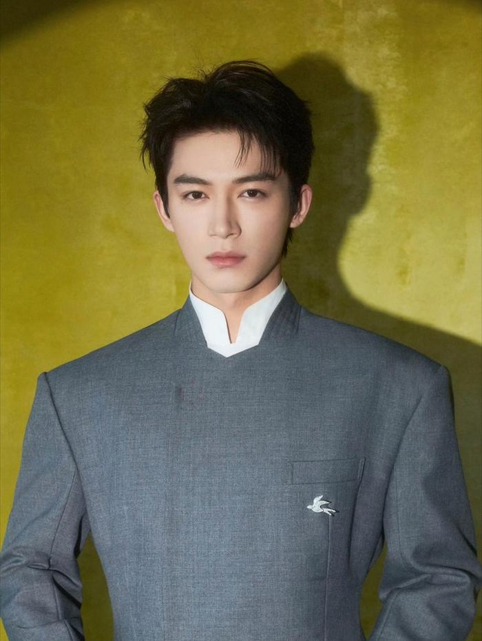 周也后援会发声明要求公司辟谣二搭传闻并公开告黑进度